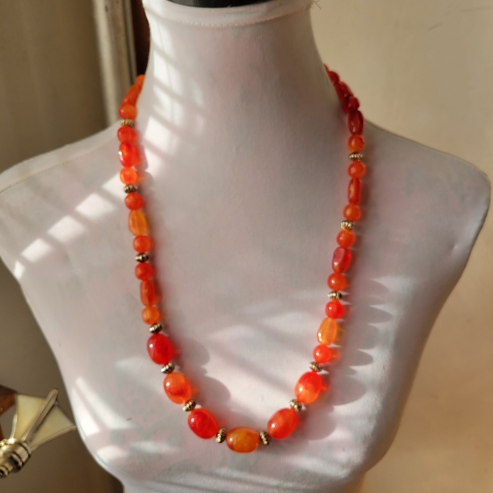 Vintage necklace orange beads gold tone autumn fall - Picture 4 of 8